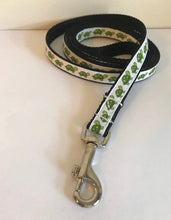 Load image into Gallery viewer, Small 1/2 Inch White and Green Turtles Leash and Collar Set
