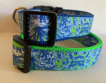 Load image into Gallery viewer, Green and Blue Abstract Damask Leaf Pattern 1 inch Large Dog Collar