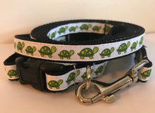 Load image into Gallery viewer, Small 1/2 Inch White and Green Turtles Leash and Collar Set