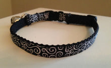 Load image into Gallery viewer, Black and White Swirl Cat Collar
