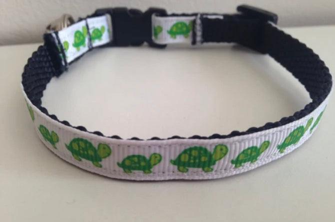 Green Turtles Cat Collar with Breakaway Buckle